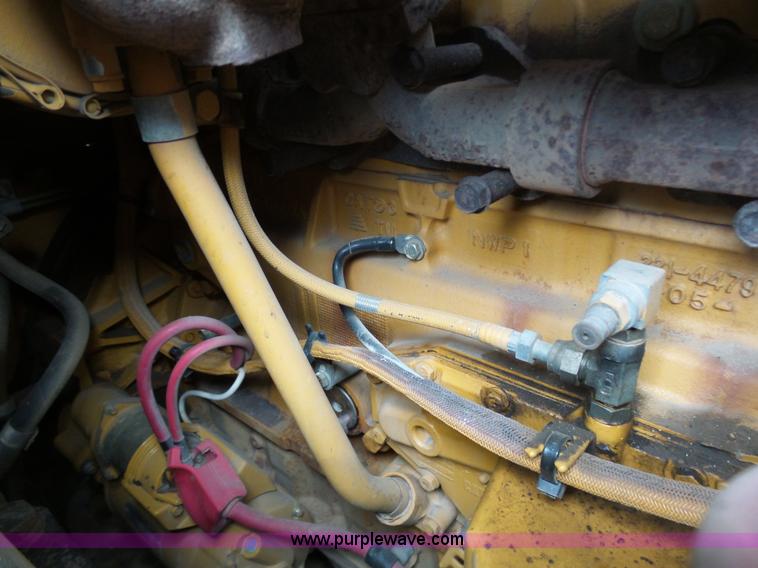 image for item L3040 2005 Caterpillar 953C crawler loader