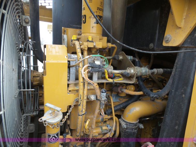 image for item L3040 2005 Caterpillar 953C crawler loader