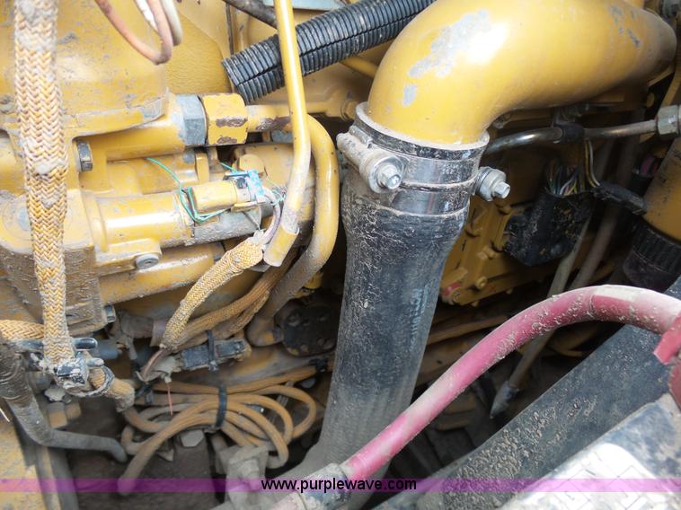 image for item L3040 2005 Caterpillar 953C crawler loader