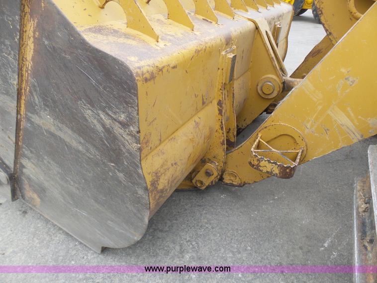 image for item L3040 2005 Caterpillar 953C crawler loader