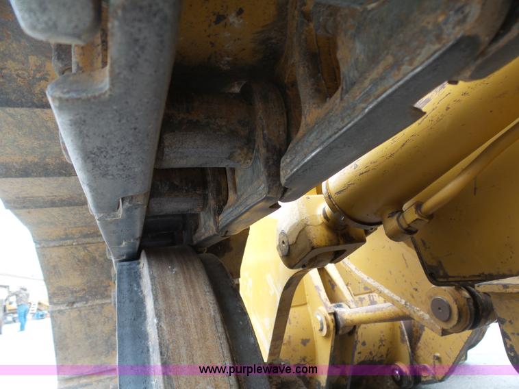 image for item L3040 2005 Caterpillar 953C crawler loader