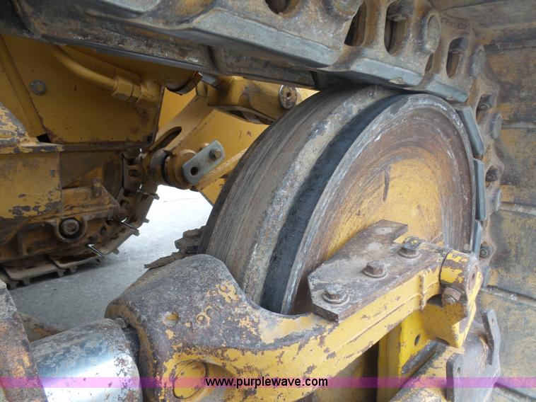 image for item L3040 2005 Caterpillar 953C crawler loader