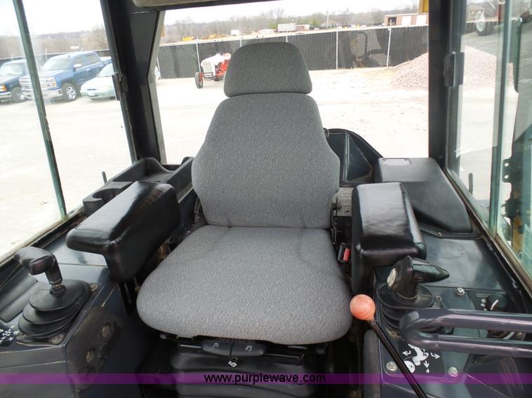 image for item L3041 2006 John Deere 650J LGP dozer