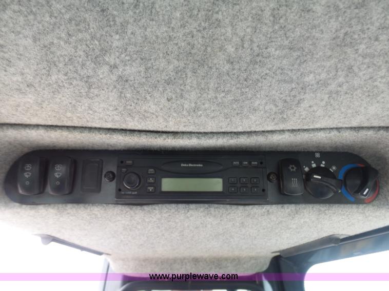 image for item L3041 2006 John Deere 650J LGP dozer