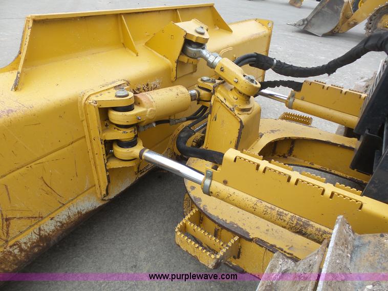 image for item L3041 2006 John Deere 650J LGP dozer