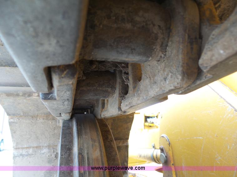 image for item L3041 2006 John Deere 650J LGP dozer