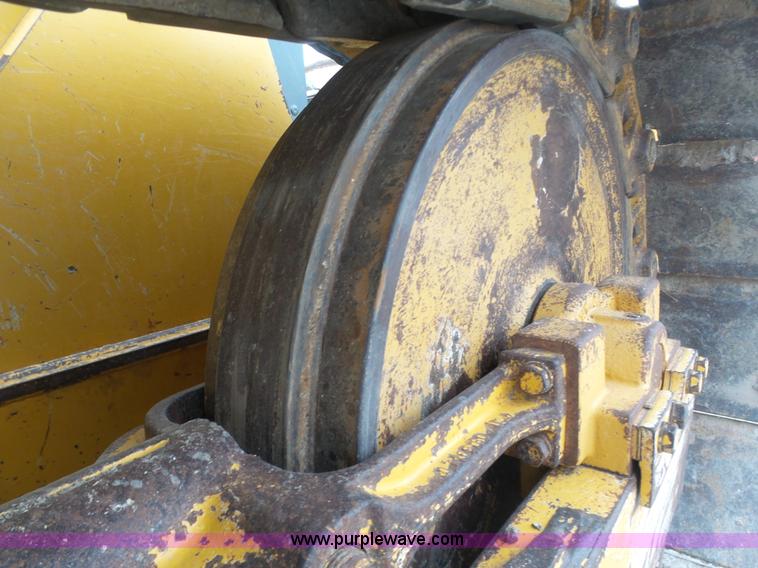 image for item L3041 2006 John Deere 650J LGP dozer