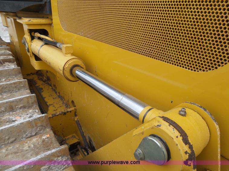 image for item L3041 2006 John Deere 650J LGP dozer