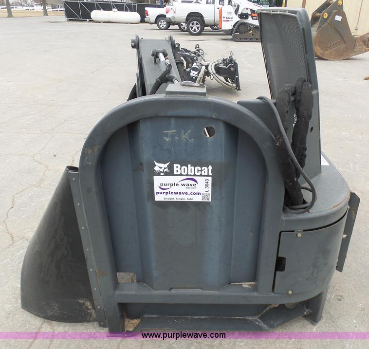 image for item L3043 Bobcat SG60 stump grinder