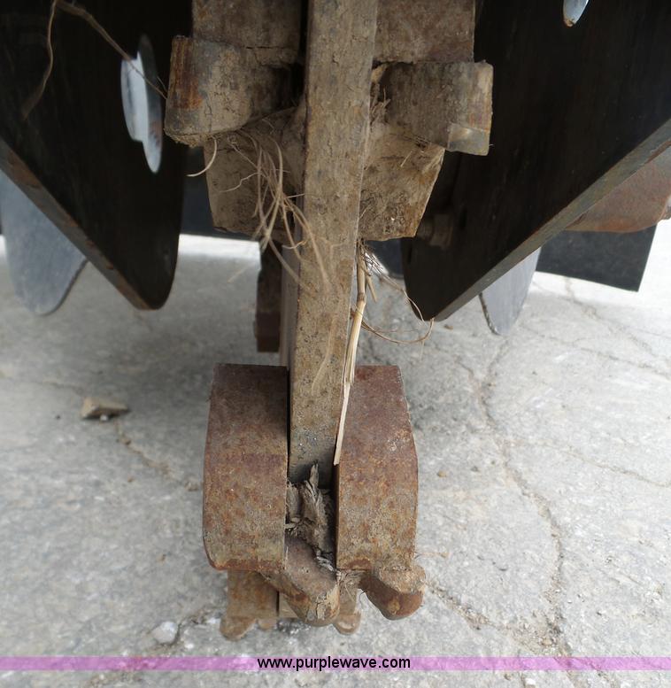 image for item L3043 Bobcat SG60 stump grinder