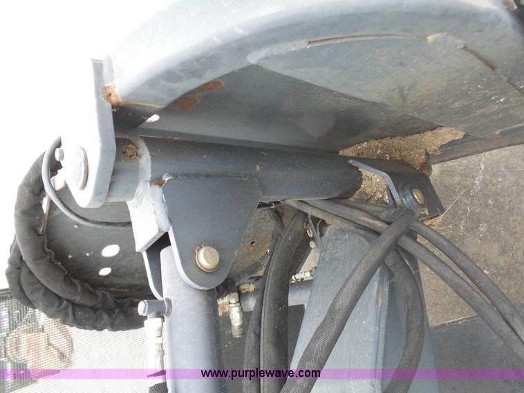 image for item L3043 Bobcat SG60 stump grinder