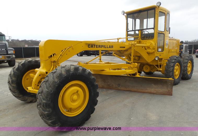 image for item L3044 1967 Caterpillar 120E motor grader