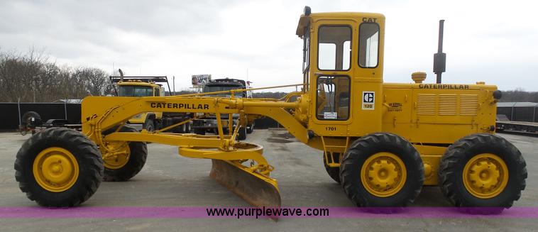 image for item L3044 1967 Caterpillar 120E motor grader