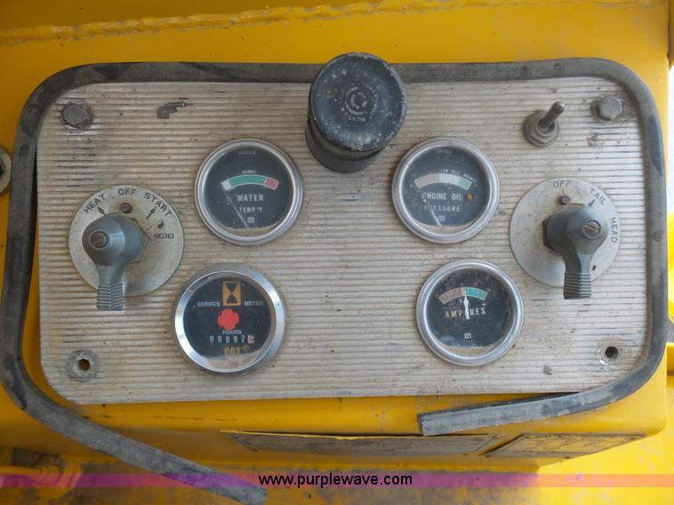 image for item L3044 1967 Caterpillar 120E motor grader