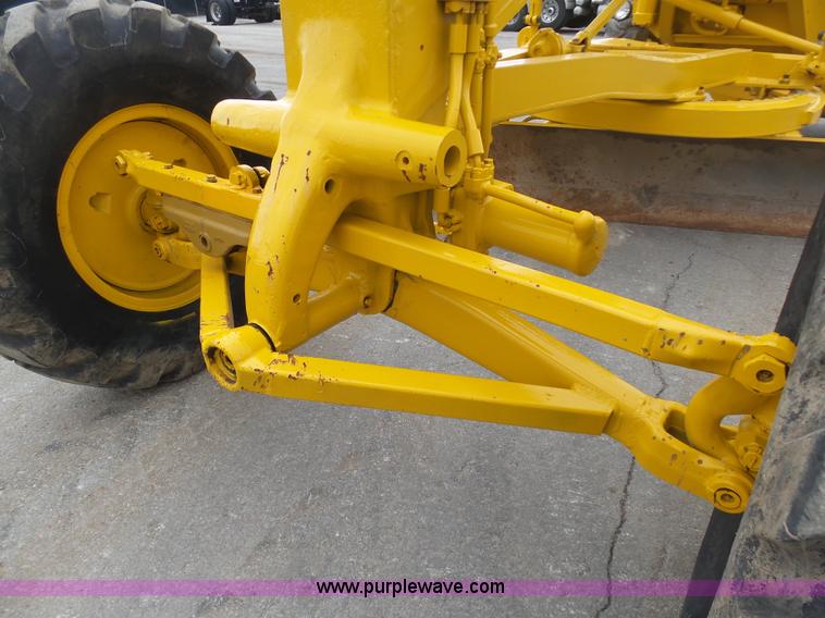 image for item L3044 1967 Caterpillar 120E motor grader