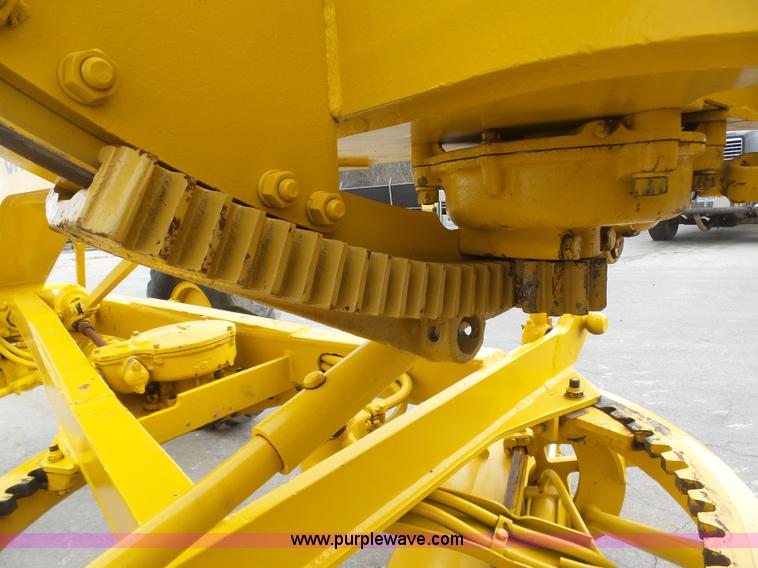 image for item L3044 1967 Caterpillar 120E motor grader