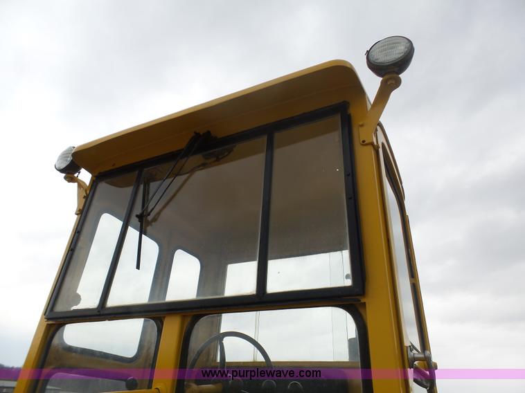 image for item L3044 1967 Caterpillar 120E motor grader