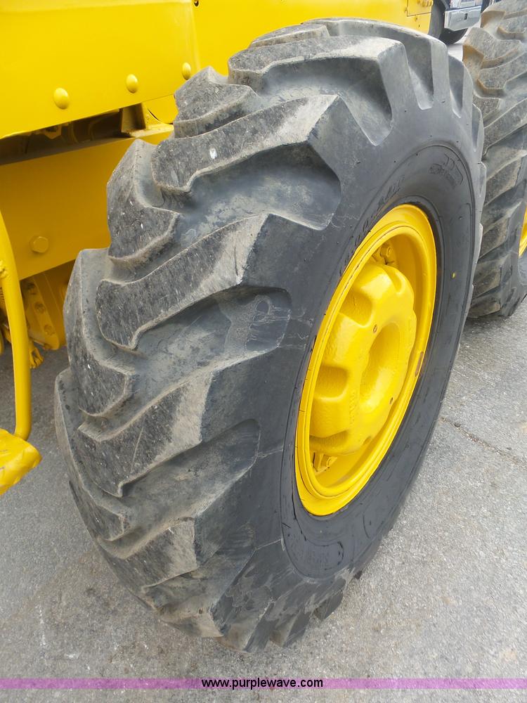 image for item L3044 1967 Caterpillar 120E motor grader