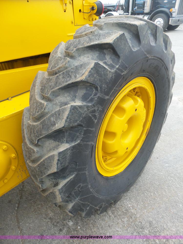 image for item L3044 1967 Caterpillar 120E motor grader