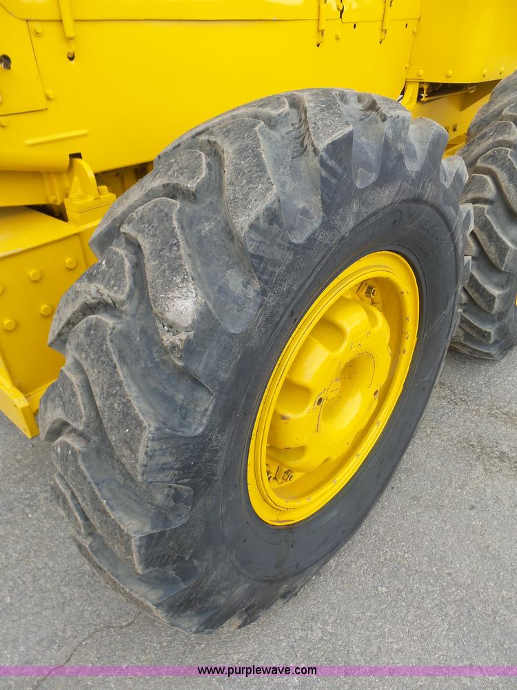 image for item L3044 1967 Caterpillar 120E motor grader