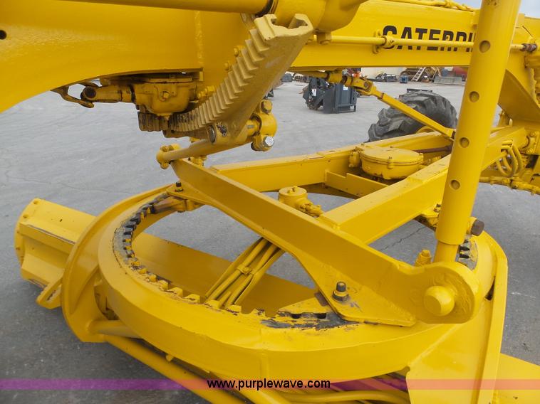 image for item L3044 1967 Caterpillar 120E motor grader