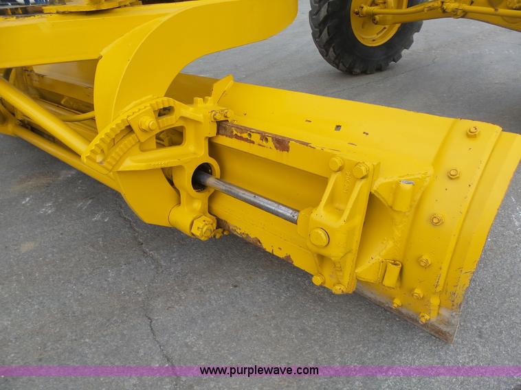 image for item L3044 1967 Caterpillar 120E motor grader