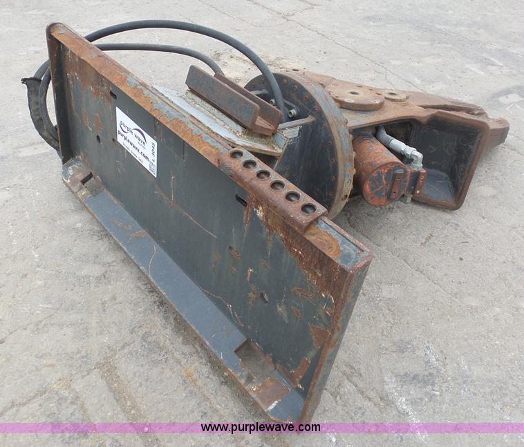 image for item L3045 Bobcat 40 hydraulic shear