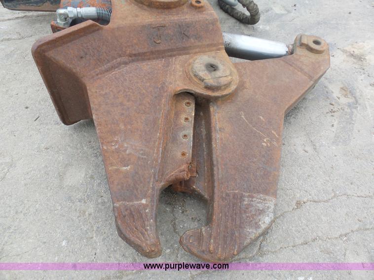 image for item L3045 Bobcat 40 hydraulic shear