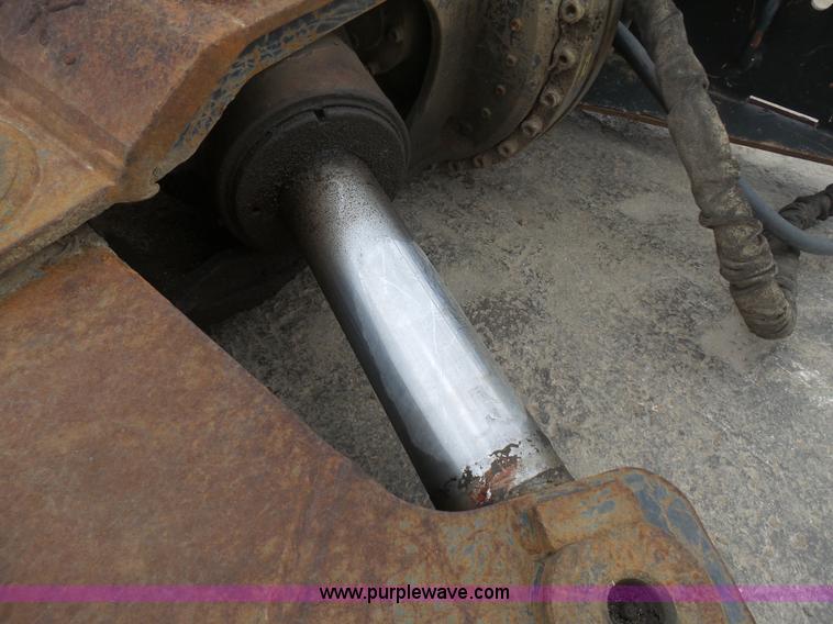 image for item L3045 Bobcat 40 hydraulic shear