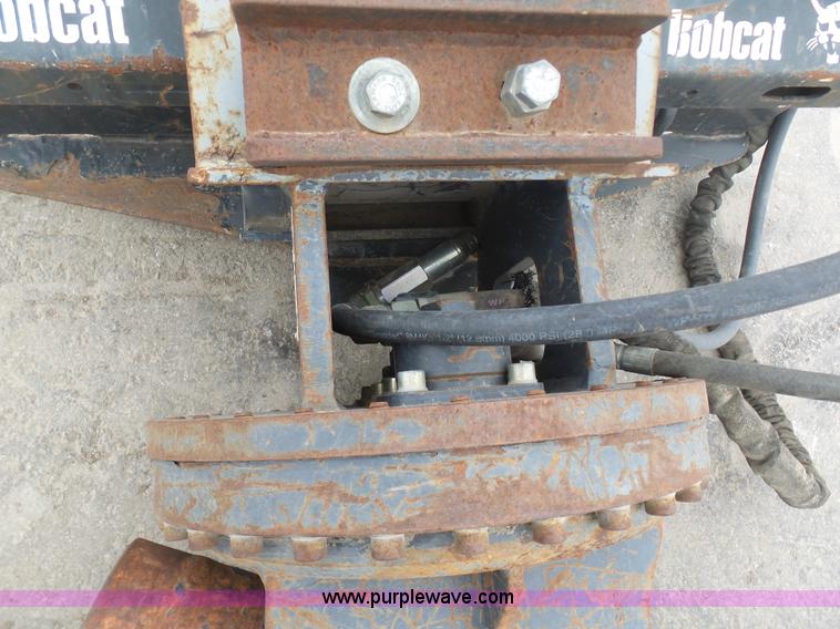 image for item L3045 Bobcat 40 hydraulic shear
