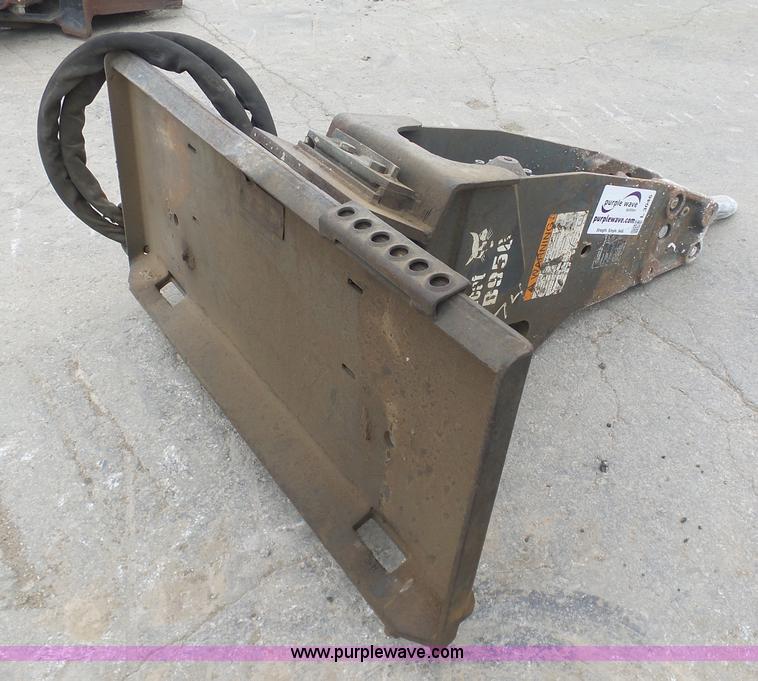 image for item L3046 Bobcat B950 hydraulic hammer