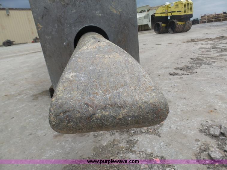 image for item L3049 NPK GH15 hydraulic hammer