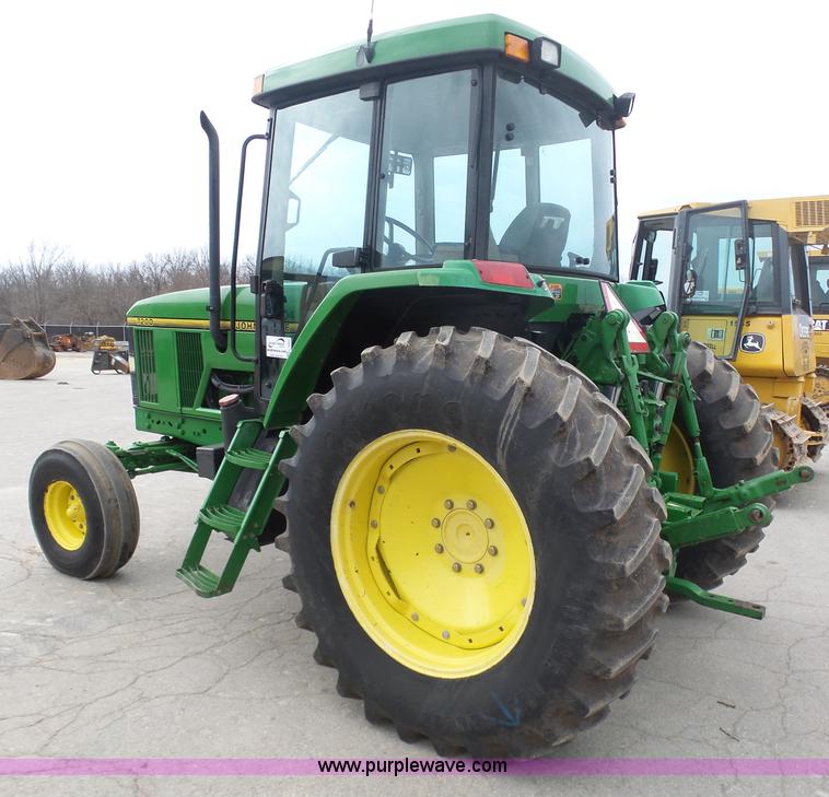 image for item L3052 1995 John Deere 7200 tractor