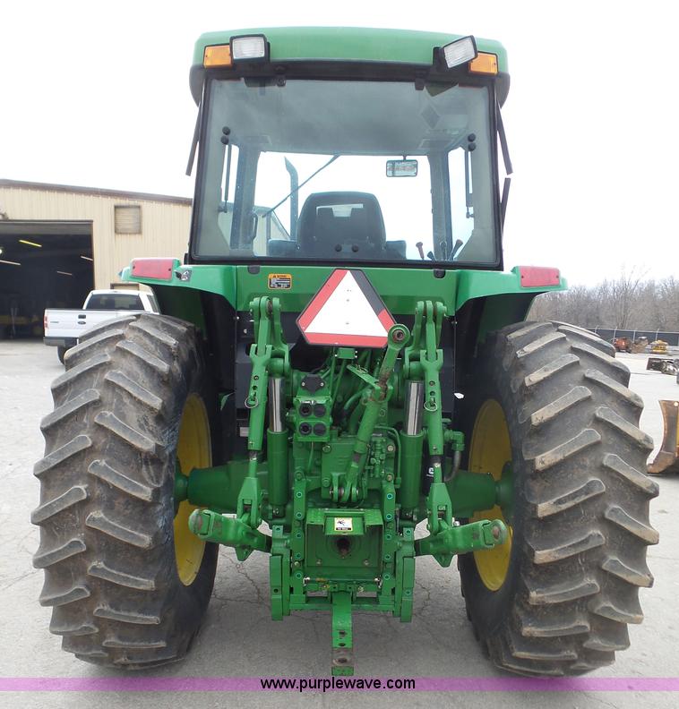 image for item L3052 1995 John Deere 7200 tractor
