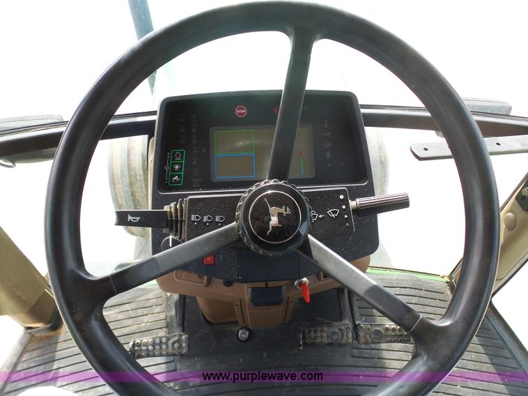 image for item L3052 1995 John Deere 7200 tractor