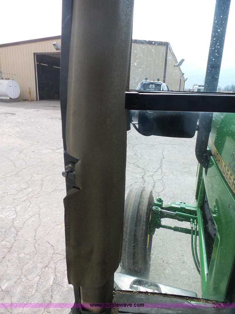 image for item L3052 1995 John Deere 7200 tractor