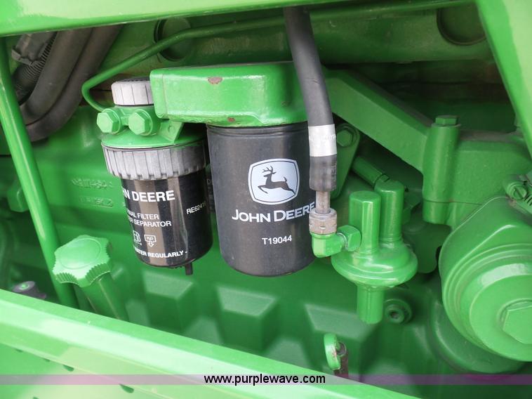 image for item L3052 1995 John Deere 7200 tractor