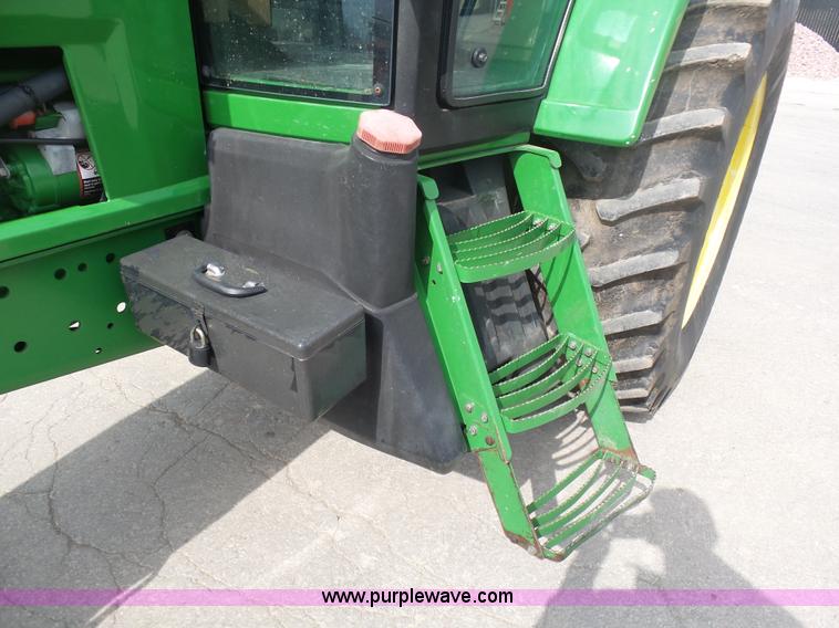 image for item L3052 1995 John Deere 7200 tractor