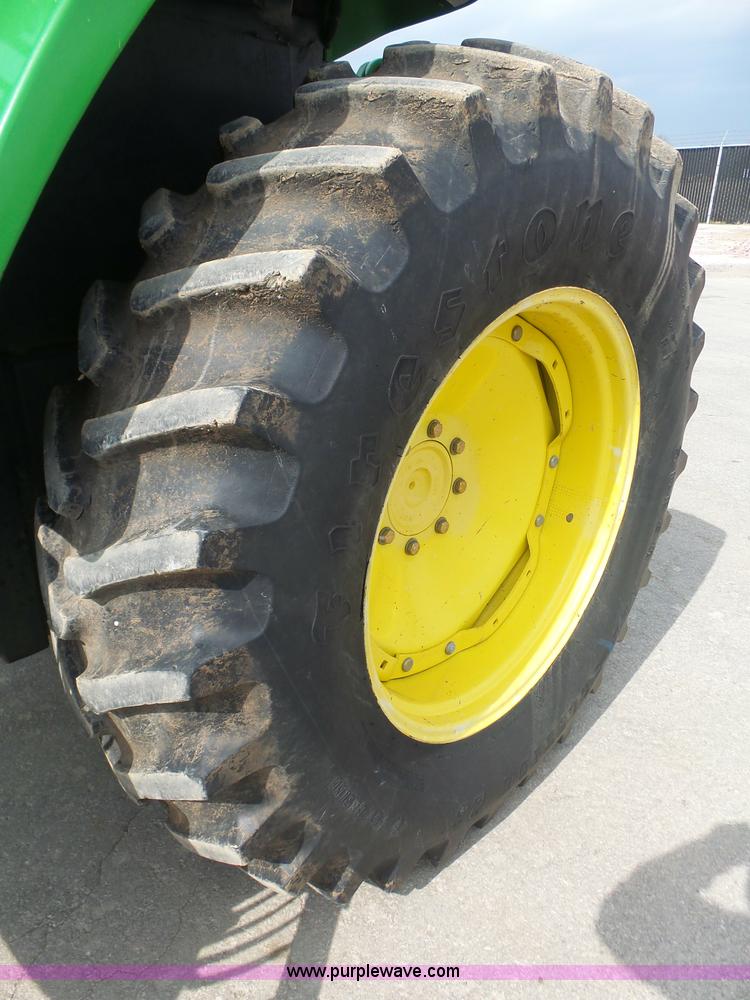 image for item L3052 1995 John Deere 7200 tractor