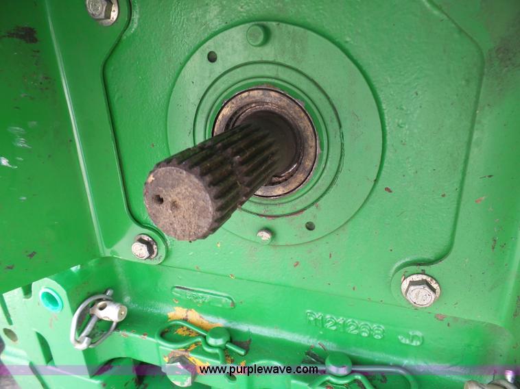 image for item L3052 1995 John Deere 7200 tractor