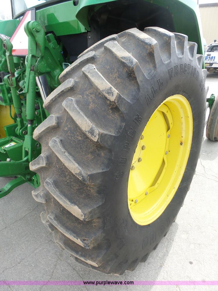 image for item L3052 1995 John Deere 7200 tractor