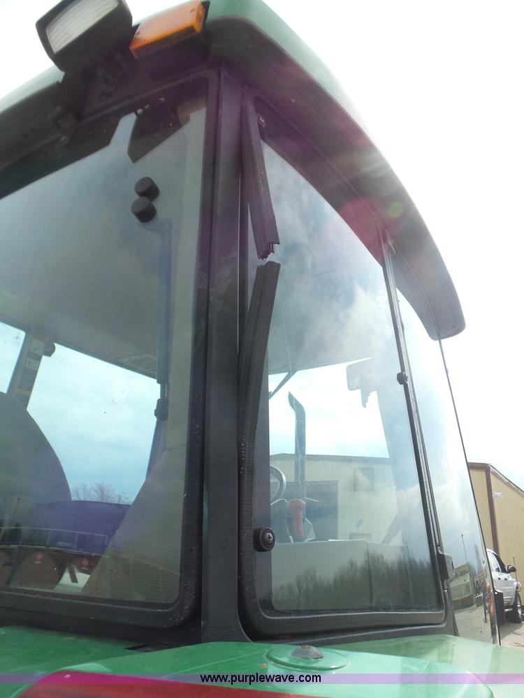 image for item L3052 1995 John Deere 7200 tractor