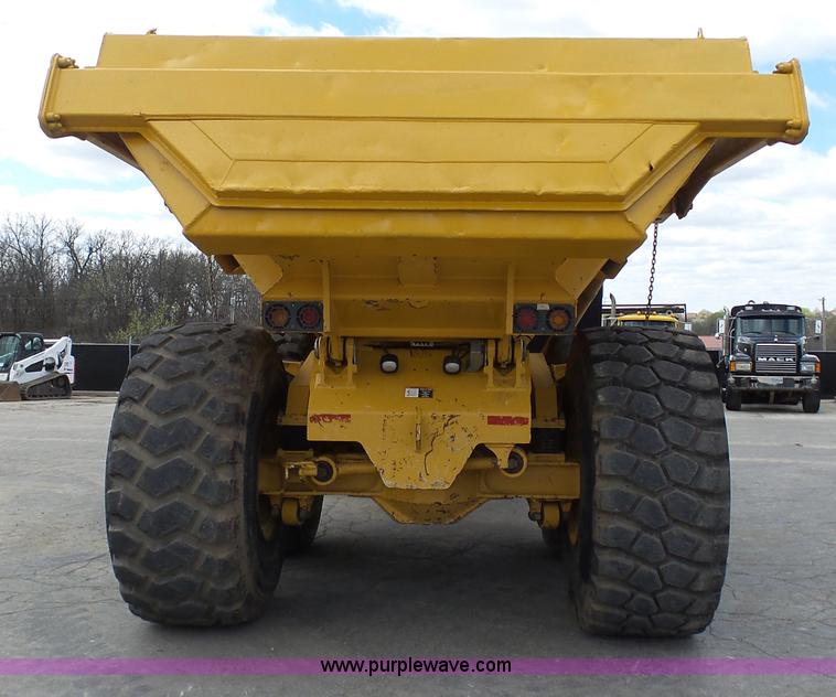 image for item L3171 2007 John Deere 400D articulated haul truck
