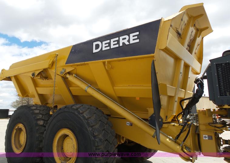 image for item L3171 2007 John Deere 400D articulated haul truck