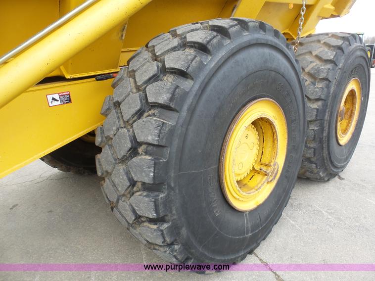 image for item L3171 2007 John Deere 400D articulated haul truck