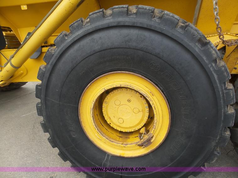 image for item L3171 2007 John Deere 400D articulated haul truck