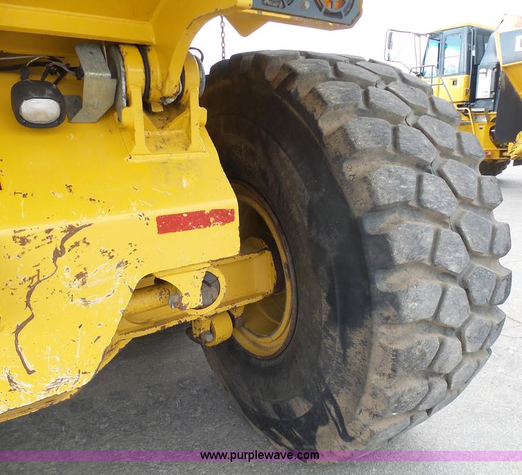 image for item L3171 2007 John Deere 400D articulated haul truck