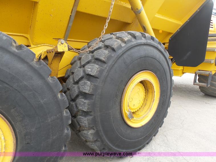 image for item L3171 2007 John Deere 400D articulated haul truck