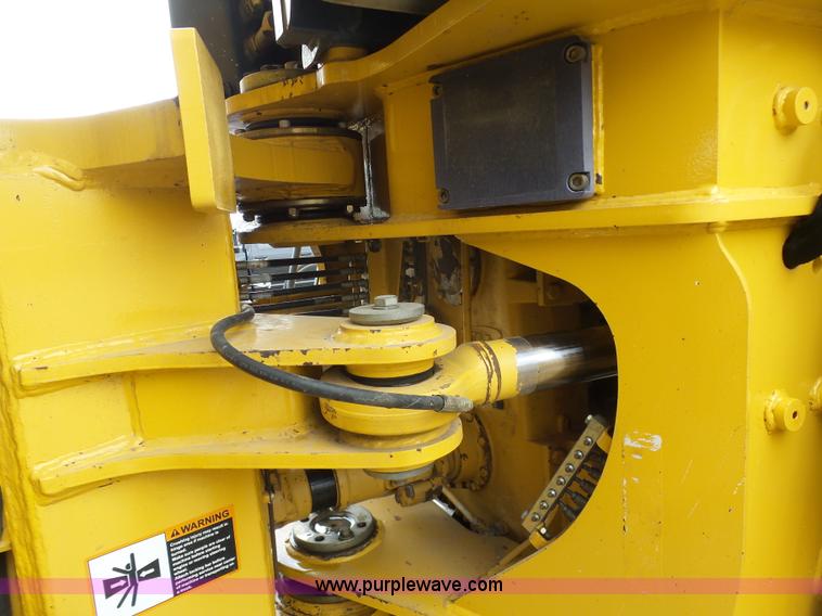 image for item L3171 2007 John Deere 400D articulated haul truck