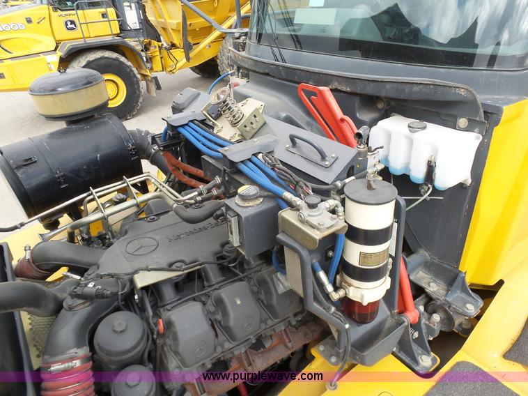 image for item L3171 2007 John Deere 400D articulated haul truck